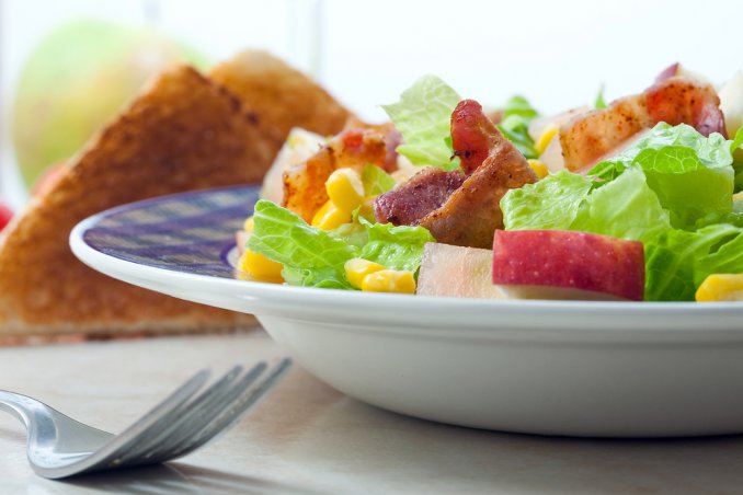 insalata mele verdi speck sesamo