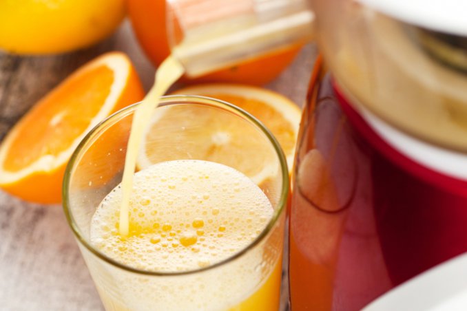 Frullatore o centrifuga: quale scegliere per un bicchiere di benessere?