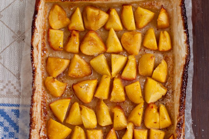 crostata pesche amaretti mandorle