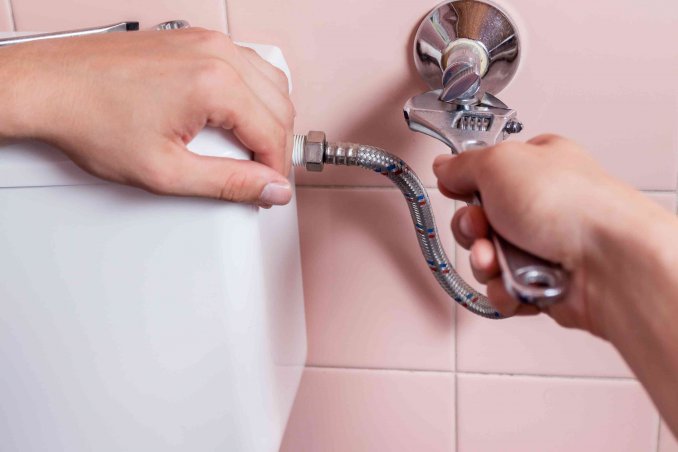 come aggiustare la cassetta del water