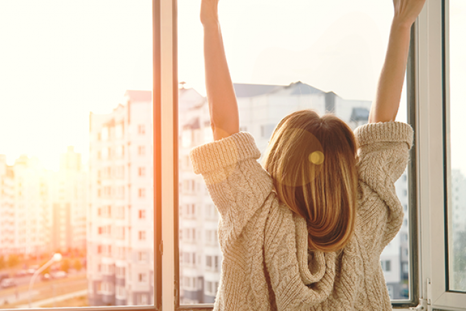 Morning people: i vantaggi (e gli svantaggi) di svegliarsi presto la mattina