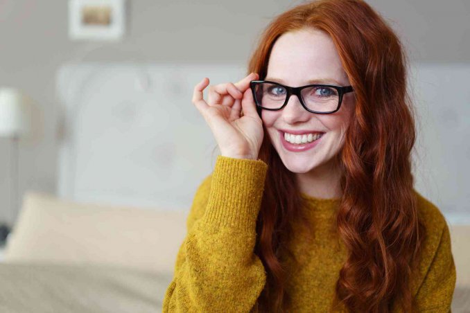 Come scegliere il colore dei capelli in base al viso e agli occhi