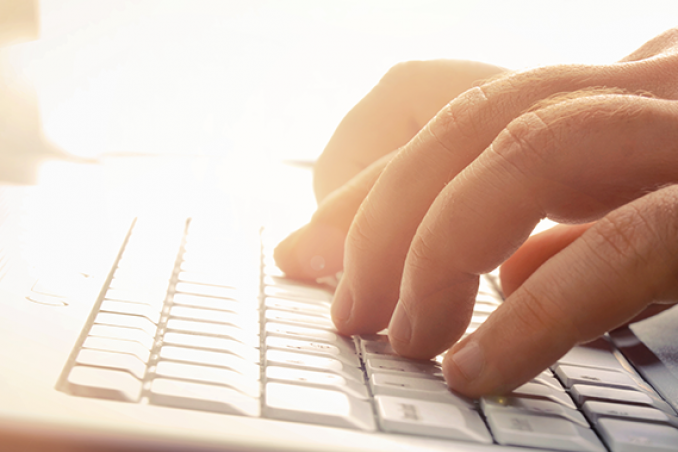 Il galateo del web: i comportamenti giusti da avere sui social network