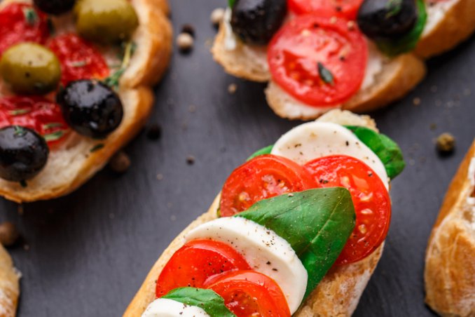 Bruschette alla mozzarella