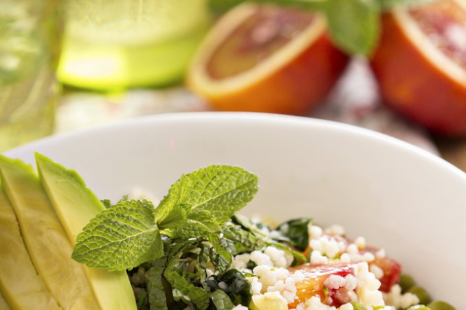 Insalata di avocado e orzo