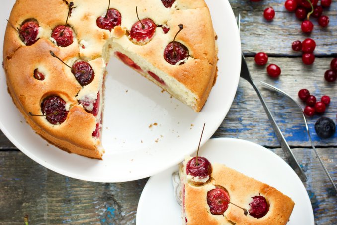 Torta soffice di ciliegie