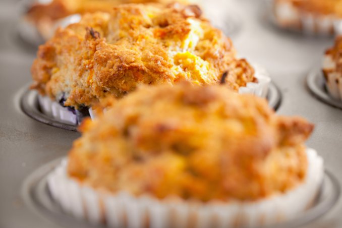 Tortina di carota e mandorla con zabaione al rabarbaro e semifreddo al caffé