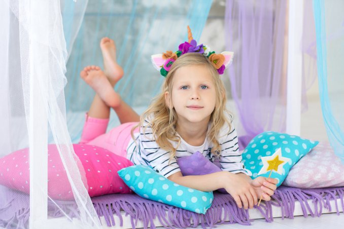 travestimenti halloween originali, costume unicorno fai da te