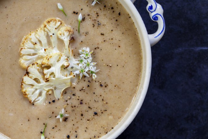 Zuppa di cavolfiore con pecorino e caffè
