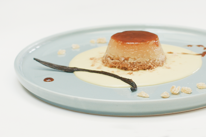 Tortini di mele con crumble all'amaretto e crema pasticcera 