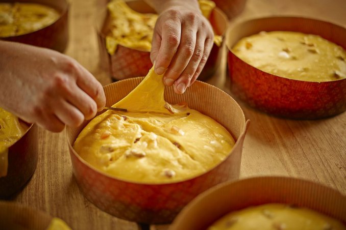 Pasticceria Cucchi Milano preparazione panettone