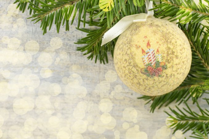 decorazioni albero fai da te, decorazioni natale decoupage