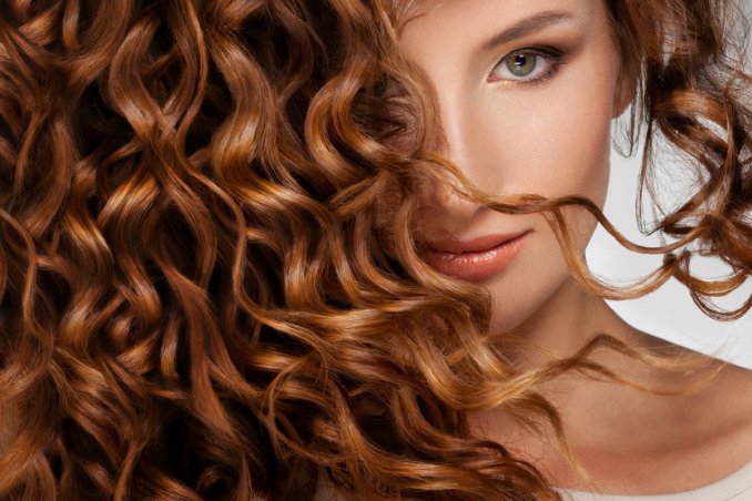 capelli mossi, capelli ricci, acconciature