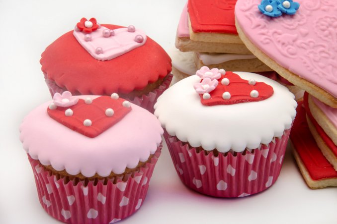cupcake romantici pasta di zucchero, cupcake san valentino pasta di zucchero