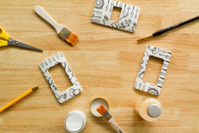 decorare placche interruttori, decoupage placche interruttori