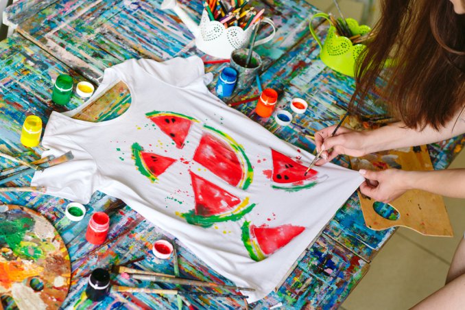 magliette tendenza decorate