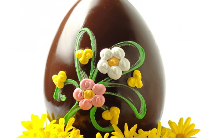 uova di pasqua decorate con pasta di zucchero, decorare uova di pasqua con pasta di zucchero