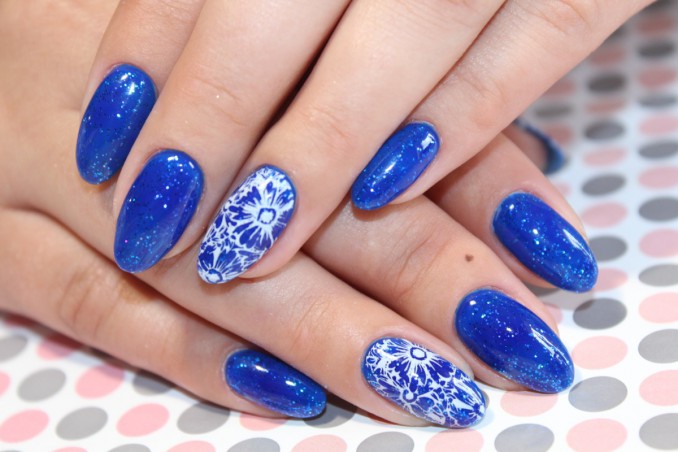 nail art, blu elettrico, unghie