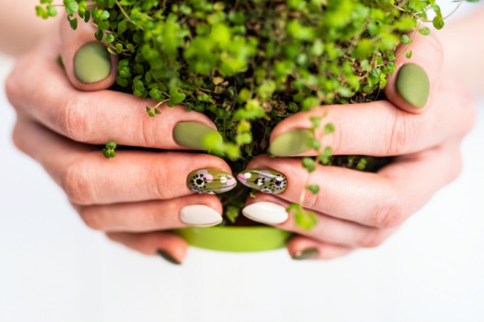 nail art, verde militare, unghie