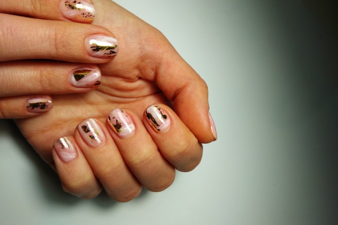 unghie dettagli gold