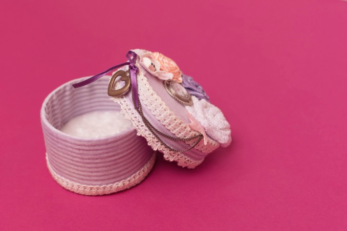 scatola rotonda fai da te, scatola porta gioielli