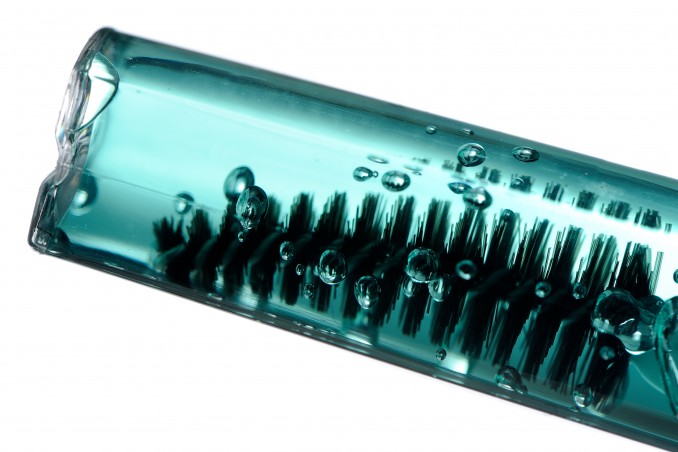 Gel per sopracciglia