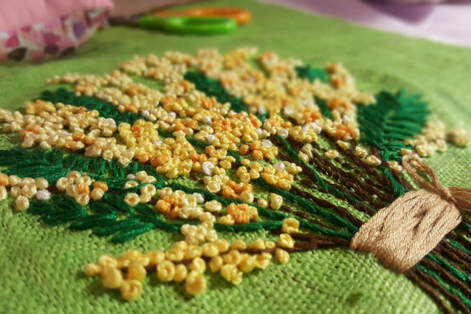 ricamo mimosa, ricamare mimosa