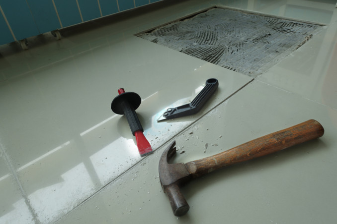 come sostituire piastrella, come cambiare piastrella