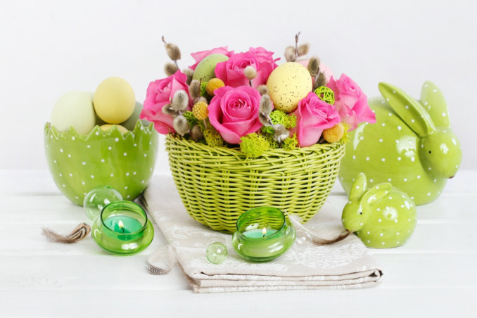 centrotavola di Pasqua, fai da te, fiori e uova
