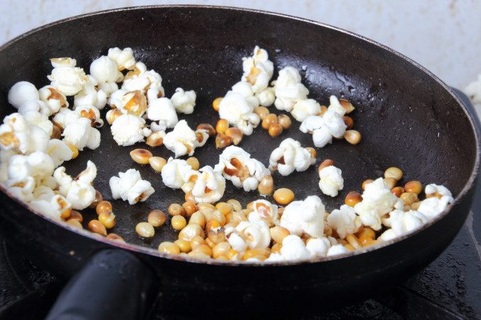 come fare pop corn padella, come fare popcorn padella, come fare pop corn