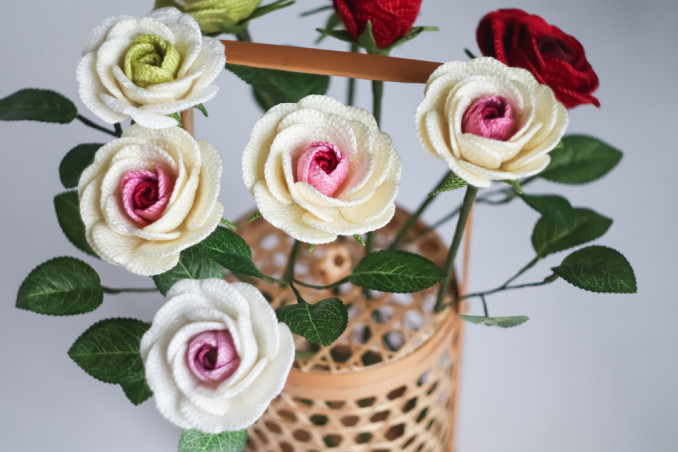 rosa uncinetto gambo, rosa uncinetto, rosa uncinetto stelo 