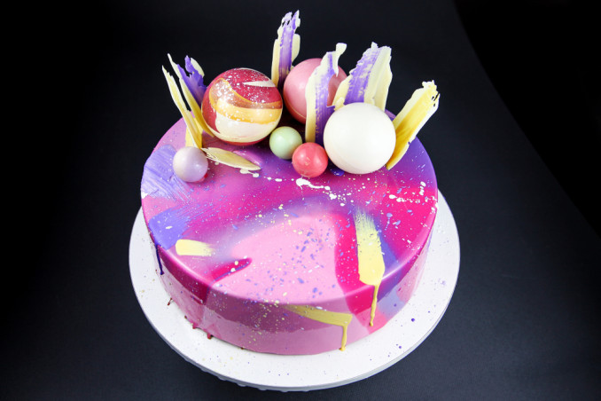 torta decorata glassa specchio, torta glassa a specchio