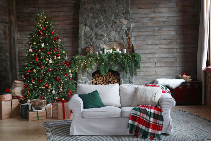 come decorare camino Natale, decorazioni camino natale