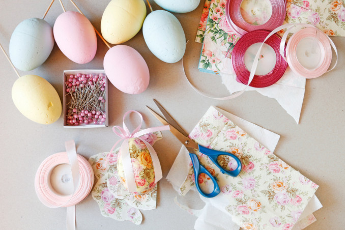 come decorare uova polistirolo tutorial decoupage, uova polistirolo decoupage, come decorare uova polistirolo