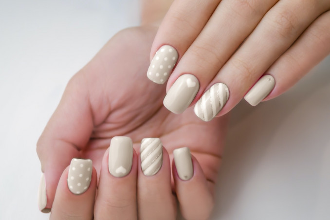 nail art, colori neutri, manicure naturale
