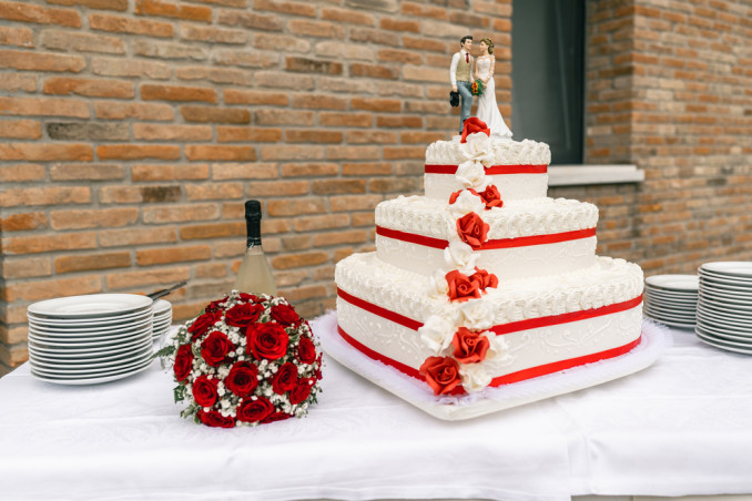 torte con rose in pasta di zucchero, torte decorate con rose