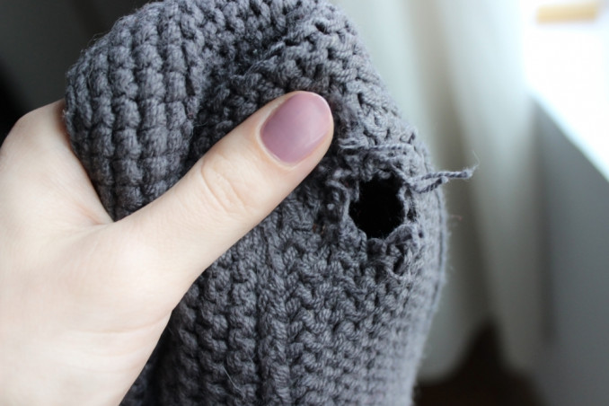 cucire calzino bucato