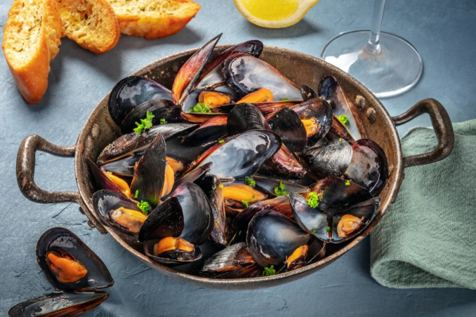 cozze alla marinara, ricetta, passaggi