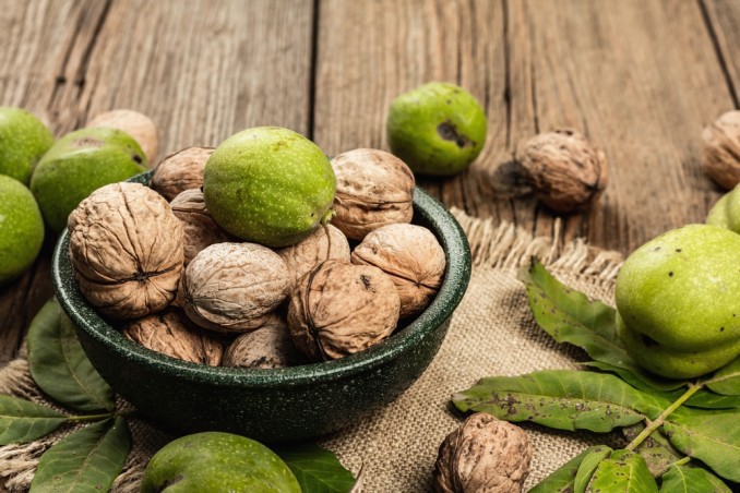 come pulire noci da mallo nero, come pulire noci da mallo