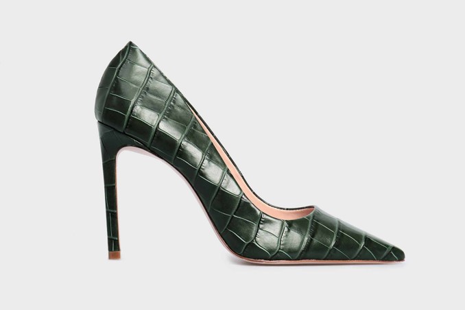 scarpe di pelle macchiate dall'acqua