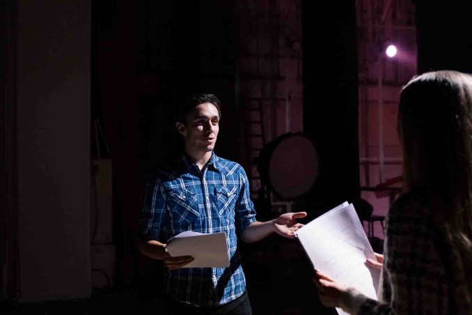 lavorare come comparse