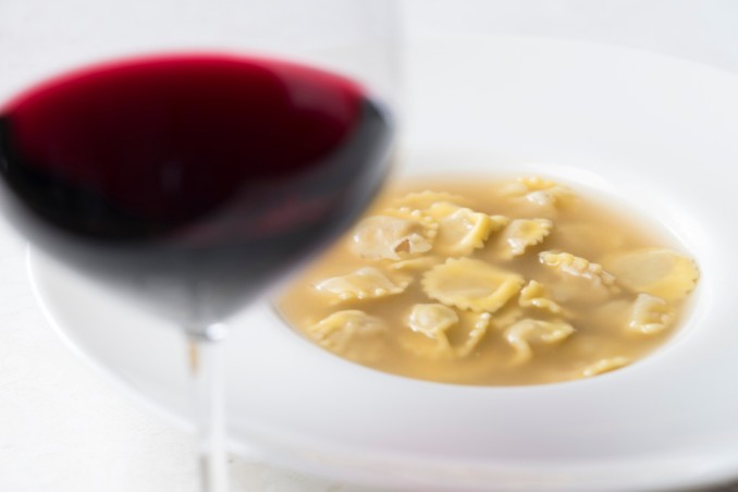 Tortellini e vino