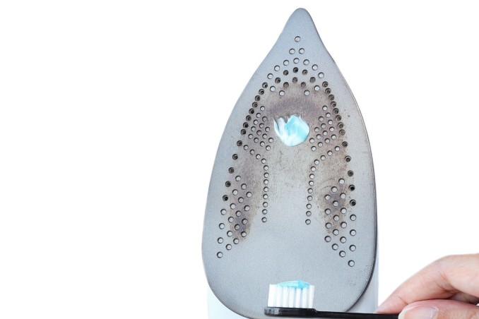 ferro da stiro bruciato