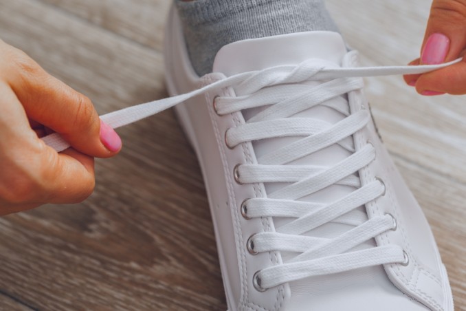 allacciare scarpe campus