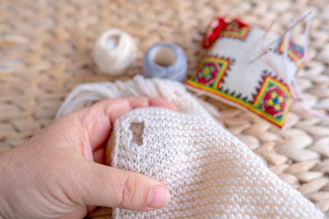 come rammendare i pantaloni di maglia o lana, come ramendare i pantaloni