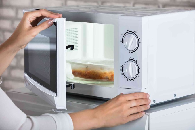 Quanto consuma il forno a microonde?